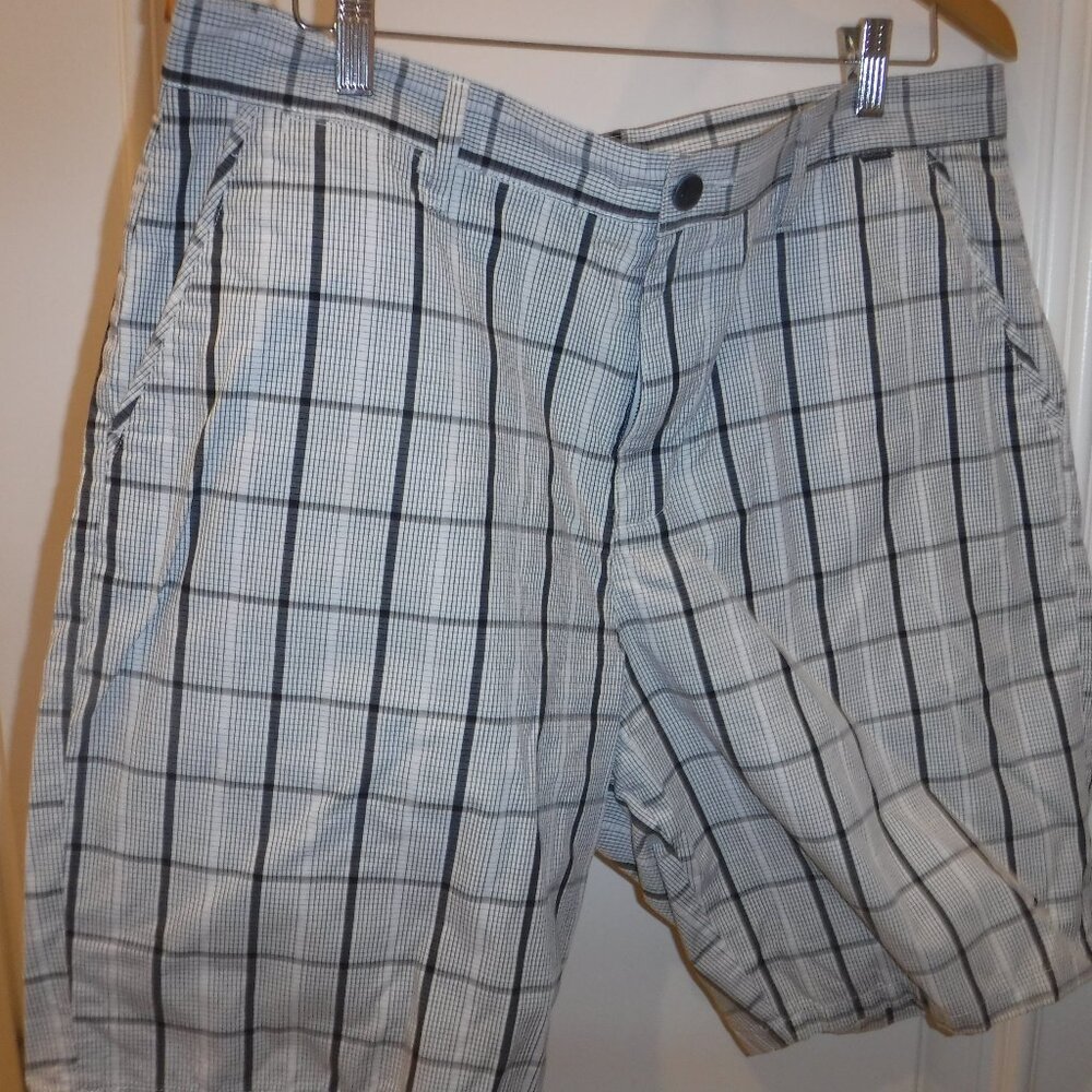 Hurley Men's Shorts Size 36